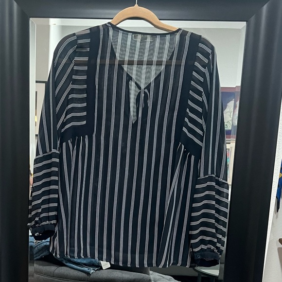 Sheer navy & white stripped flowy blouse - Picture 6 of 11